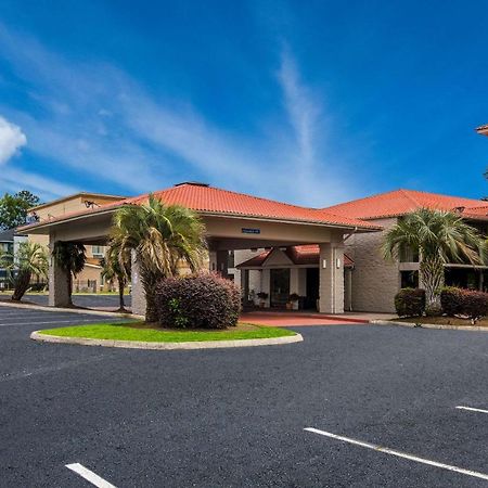 Super 8 By Wyndham Savannah Exterior photo
